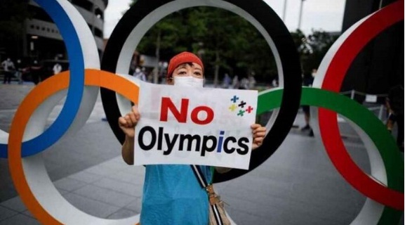 [:es]Japón reporta 71 casos de Covid-19 en personas relacionadas a los juegos olimpicos[:]