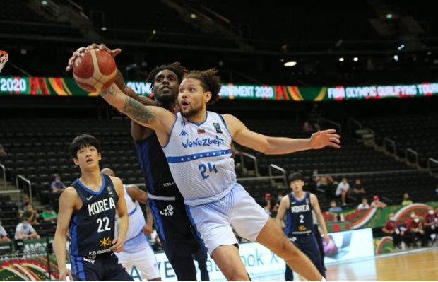 [:es]Vinotinto de Baloncesto enfrenta a Eslovenia este sábado en preolimpico[:]