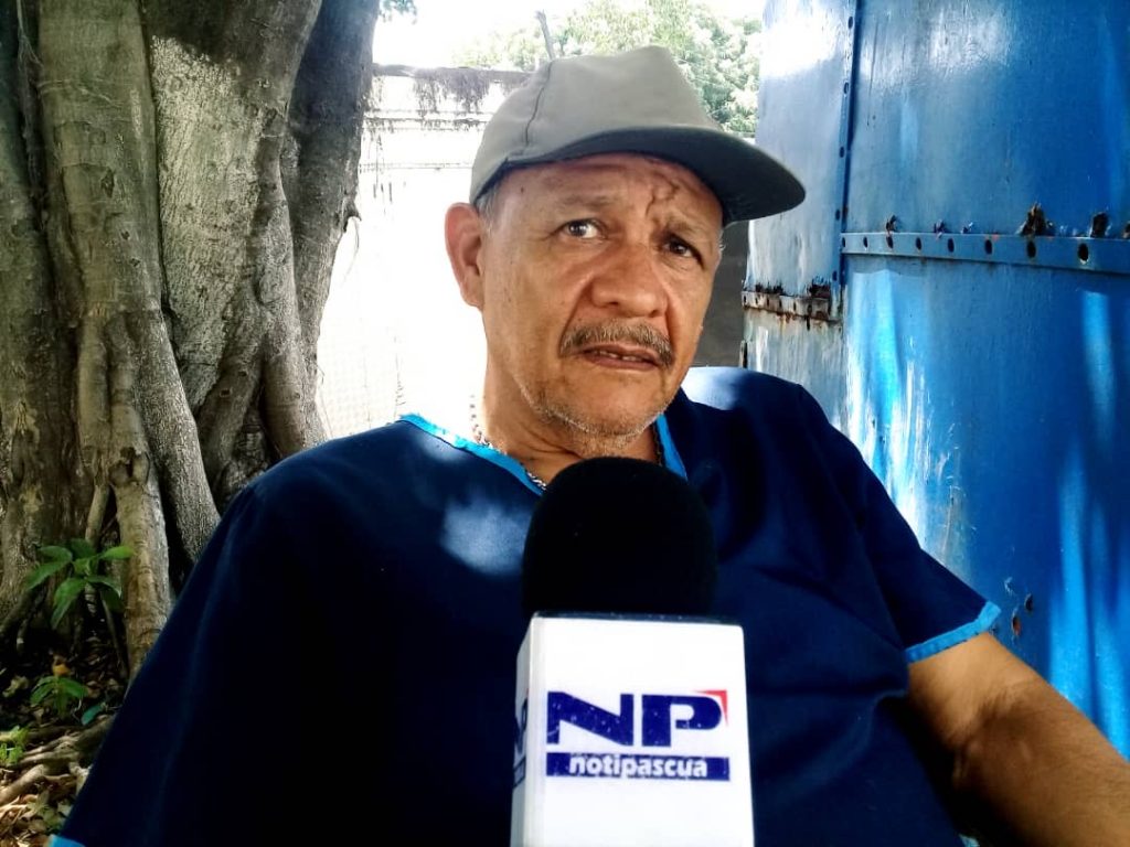 William Díaz, zapatero.