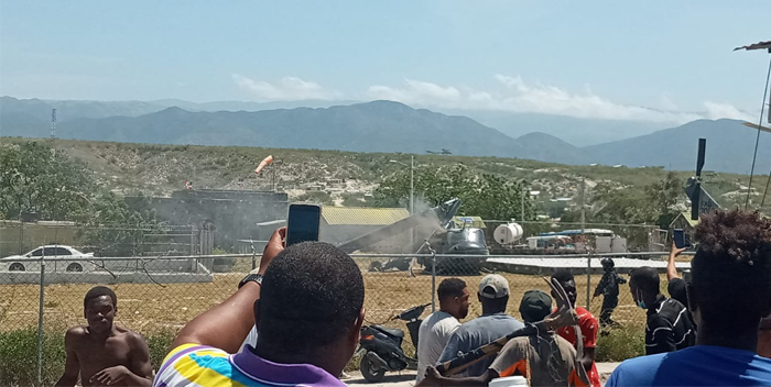 [:es]Helicóptero militar dominicano siniestrado al intentar despegar en frontera con Haití[:]