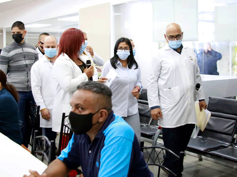 [:es]Ejecutivo Nacional aspira vacunar 70% de la población antes de Octubre[:]