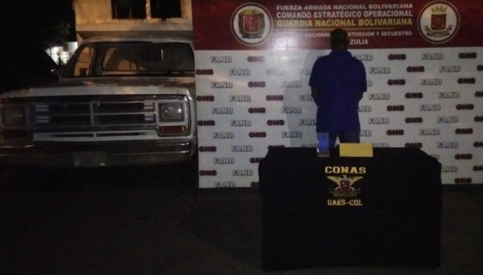 [:es]Detenido sujeto que utilizaba menor de 8 años para cobrar extorción[:]