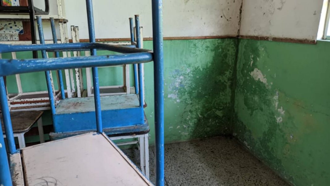 [:es]Gobierno Nacional ofrece invertir en instalaciones educativas para la vuelta a clases[:]