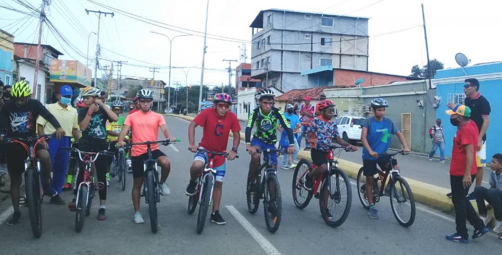 También compitieron en bicicleta montañera