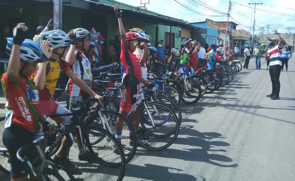 Se realizaron seis pruebas de categorías menores en un circuito de la avenida Manapire de Valle de la Pascua