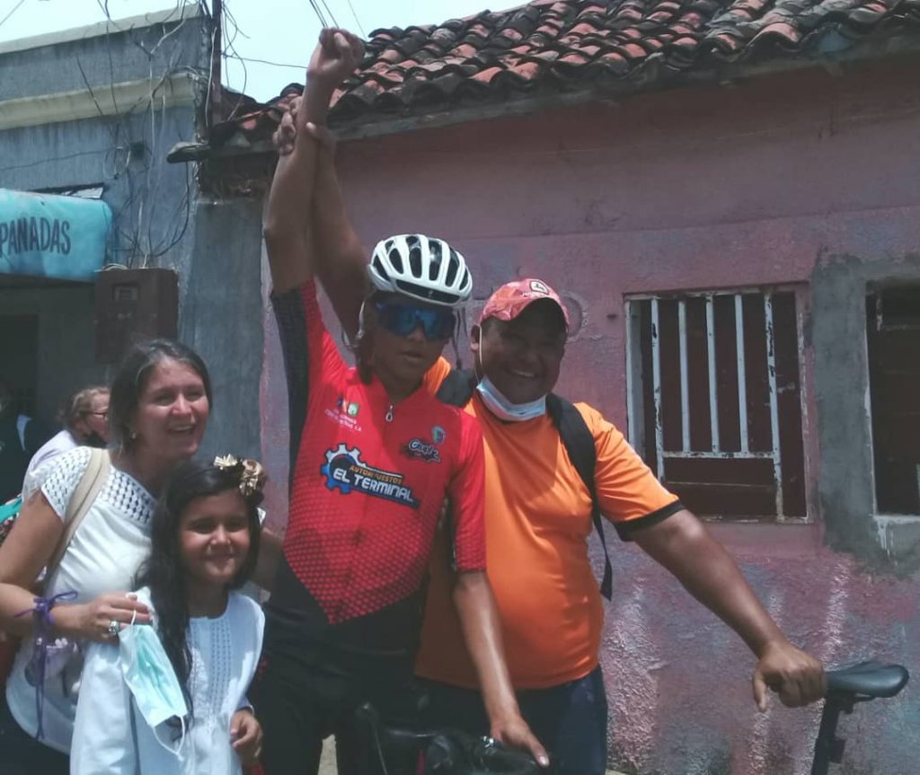 Ángel Blanco del team Ferreindustria se alzó con la victoria en ruta 14-15 años