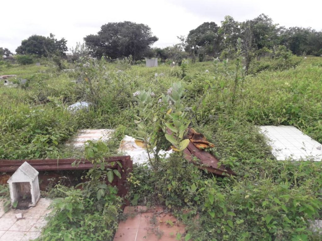 Tumbas profanadas por personas que utilizan restos humanos para hacer brujerias