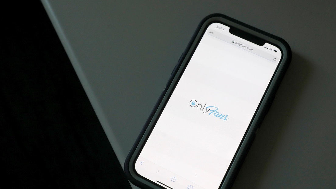 [:es]OnlyFans cambió políticas de contenido por trabas bancarias[:]