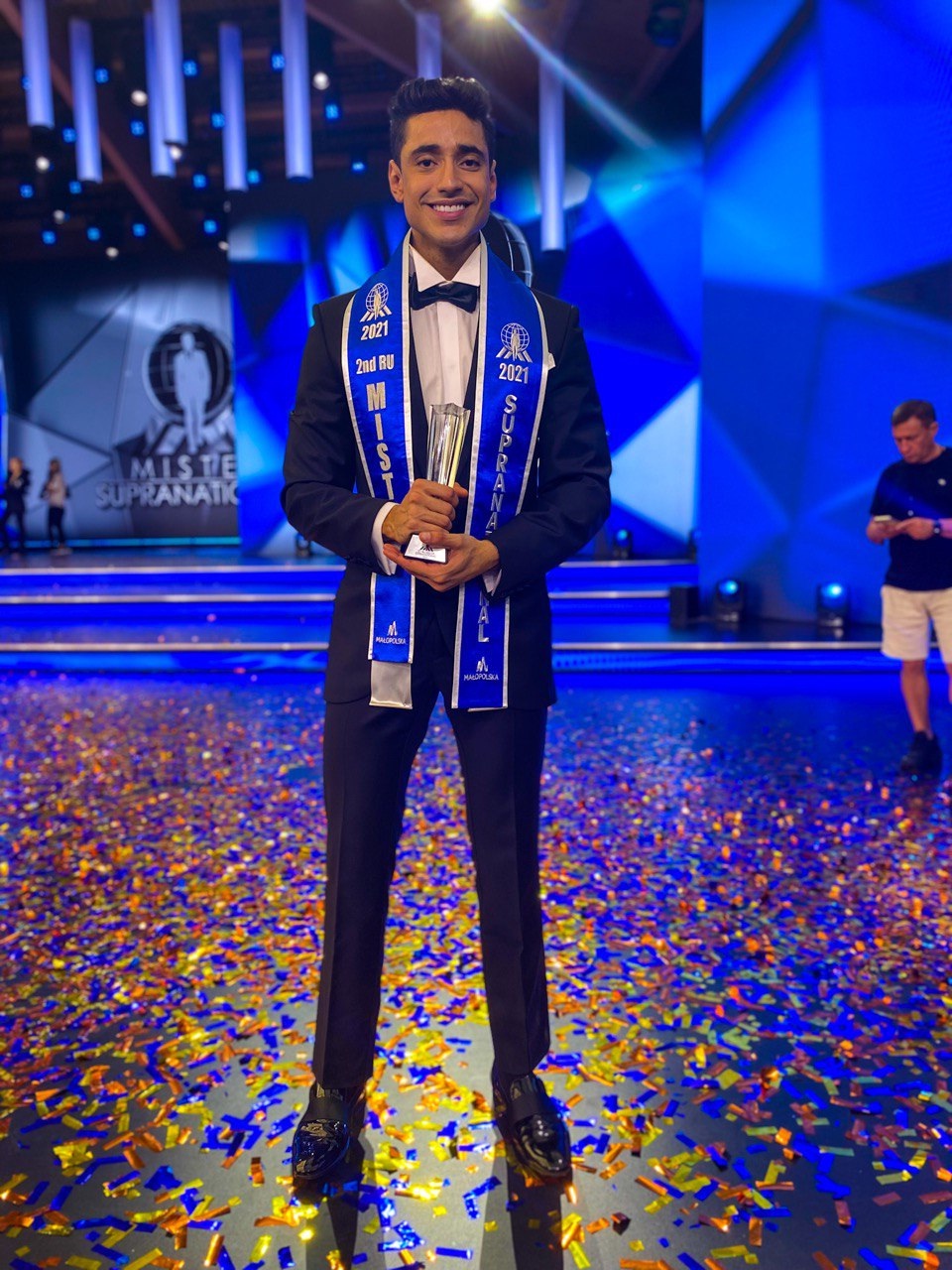 [:es]Venezolano William Badell se posiciona como segundo finalista del Míster Supranational 2021[:]