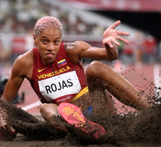 [:es]Oro y Record Mundial para Yulimar Rojas[:]