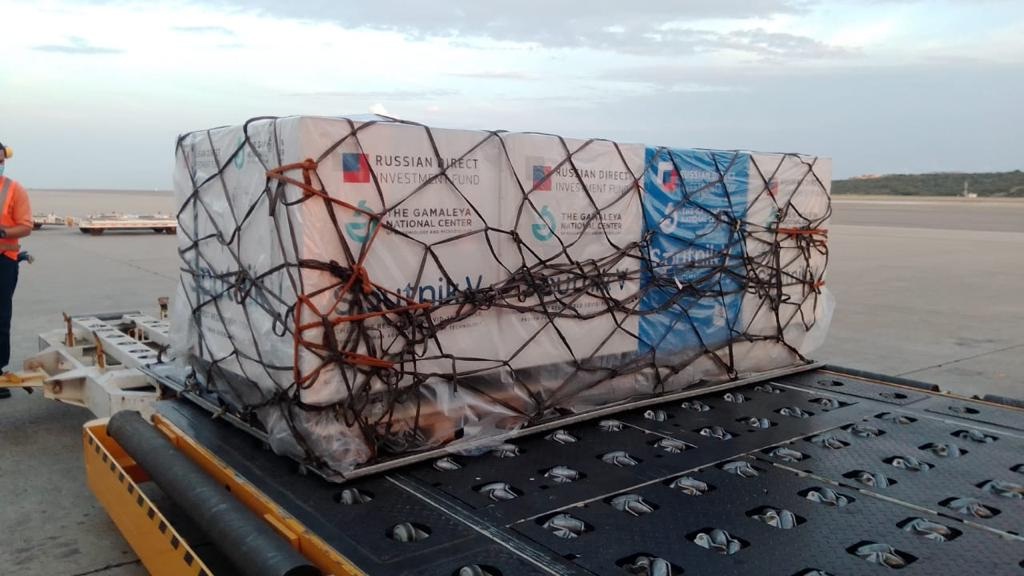 [:es]200.000 Dosis de Sputinik V llegaron al país[:]