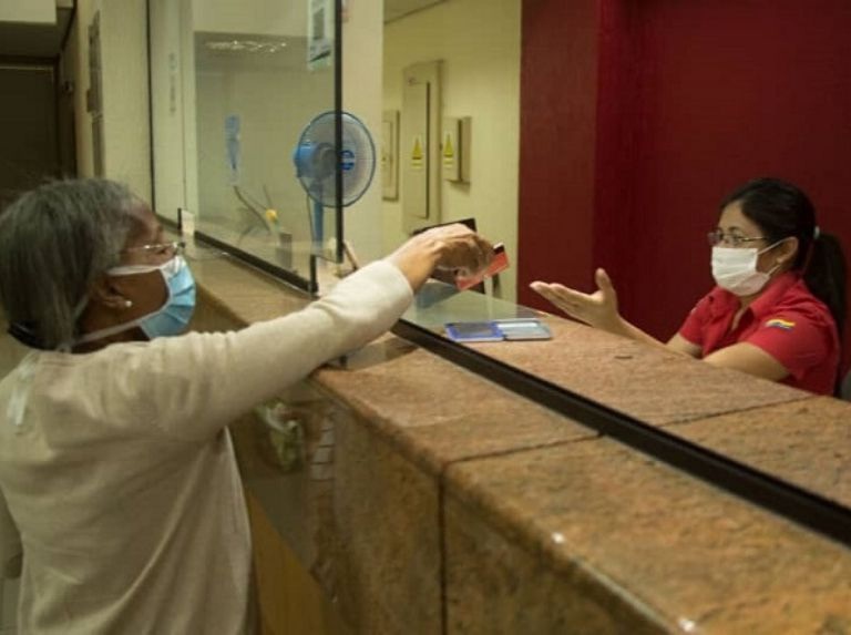 [:es]La Banca pública y privada entrará en pausa este jueves por la reconversión monetaria[:]