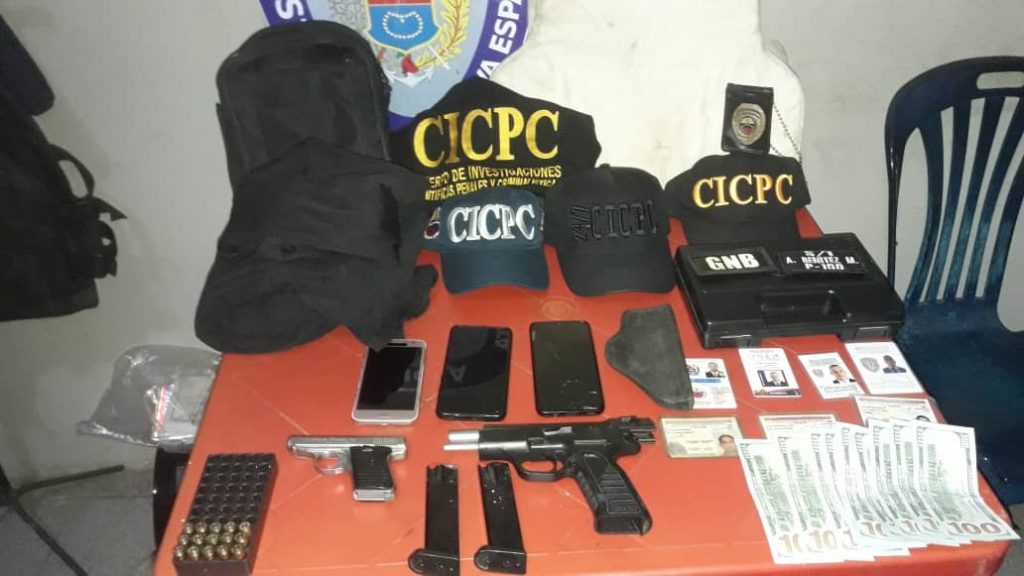 Prendas incautadas a los detenidos. Imagen cortesía