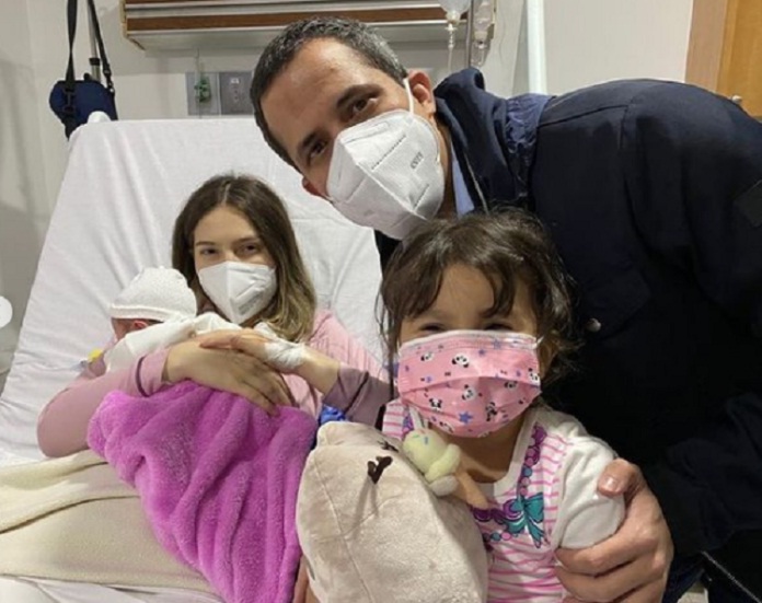 [:es]Nació «Mérida Antonieta» la segunda hija de Juan Guaidó[:]