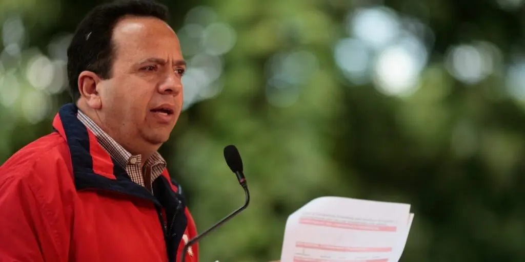 [:es]Marco Torres fue designado como ministro para atención de las aguas[:]