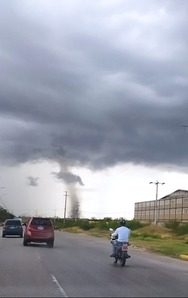 El tornado causó viviendas afectadas por voladuras de techo, caída del sistema eléctrico