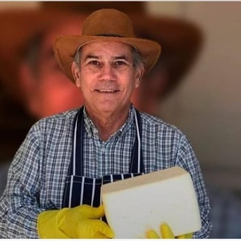 [:es]Ex alcalde vallepascuense emprende en el Reino Unido y con sabor llanero[:]