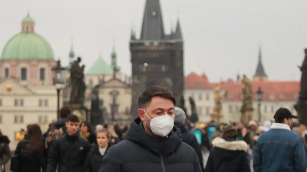 [:es]Detectan una nueva variante del Coronavirus con mutaciones inusuales[:]