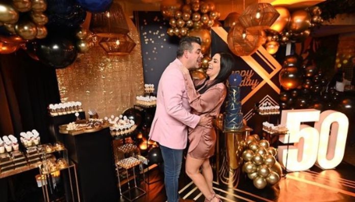 [:es]Rafael «El Pollo» Brito se casará con su manager Carmen Cecilia Romero[:]