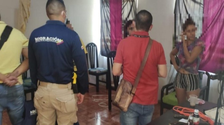 [:es]Encuentran encerradas cuatro venezolanas víctimas de explotación sexual[:]