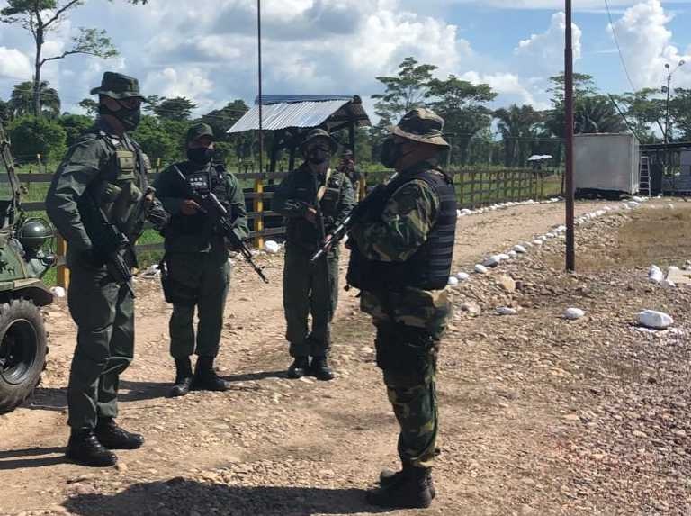 [:es]40 complices de el «Malony» habrían huído armados[:]