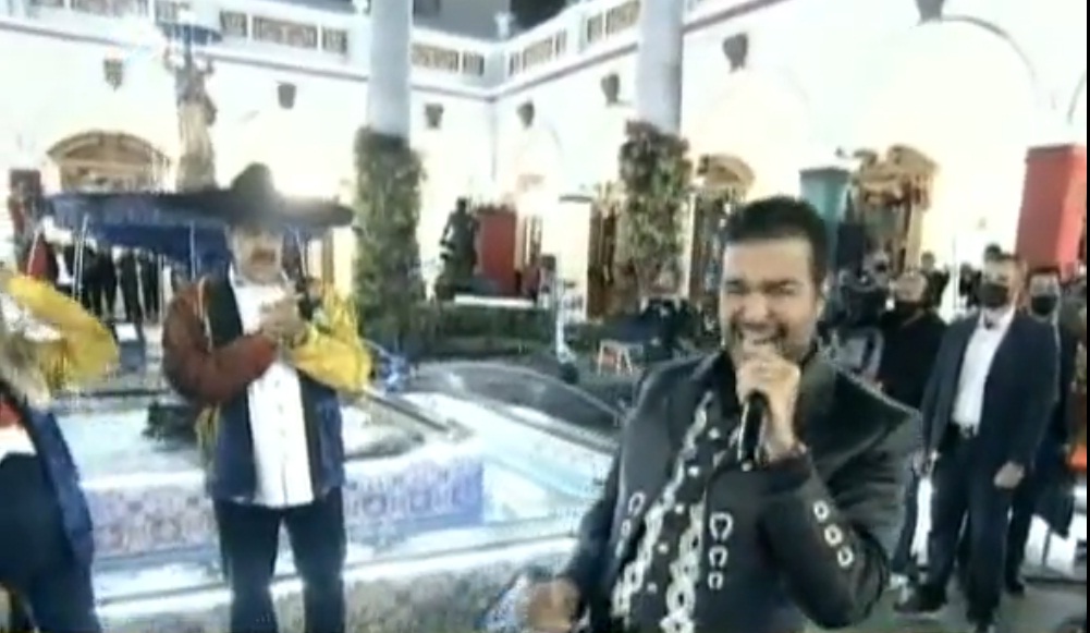 [:es]Pablo Montero cantó las mañanitas al presidente Maduro[:]