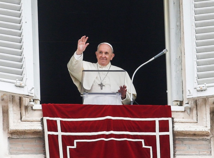 [:es]El Papa Francisco envió emotivo mensaje a los matrimonios[:]