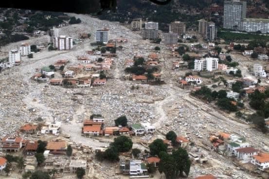 [:es]Prohibido olvidar: Este #15-Dic se conmemoraron 22 años de la tragedia de Vargas[:]