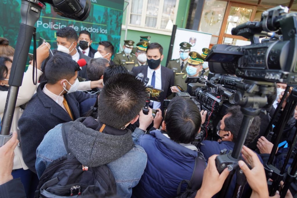 Autoridades bolivianas hicieron entrega de los activos recuperados al diplomático venezolano