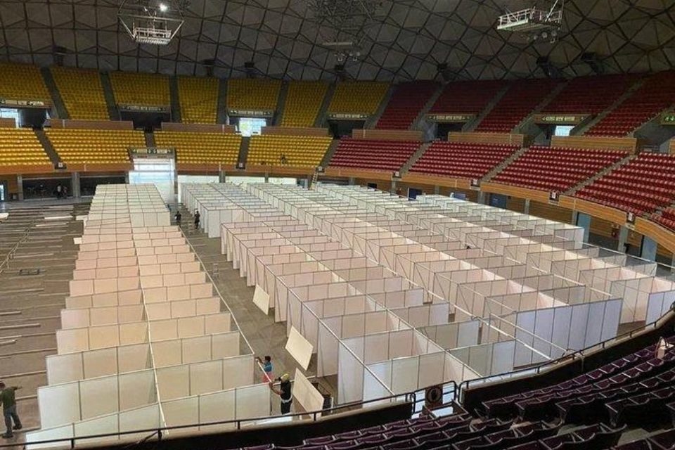 [:es]Cierran hospital de Campaña del Poliedro de Caracas por tener pocos pacientes[:]