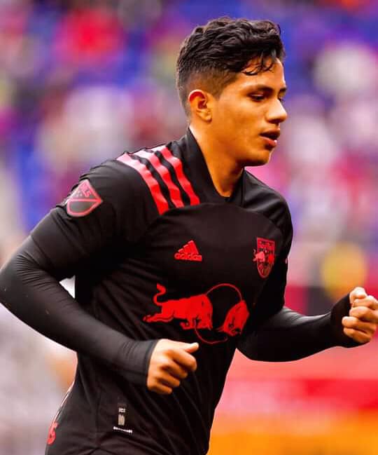 [:es]Los vallepascuenses Oscar «Pícoro» González y Wikelman Carmona en la primera convocatoria de Pekerman[:]