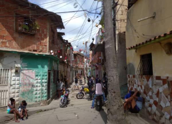 [:es]Vecinos lincharon a presunto violador y asesino de una adolescente[:]