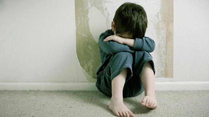 [:es]»Necesito que me ayuden»: Niño de nueve años denunció a su madre por maltrato infantil[:]