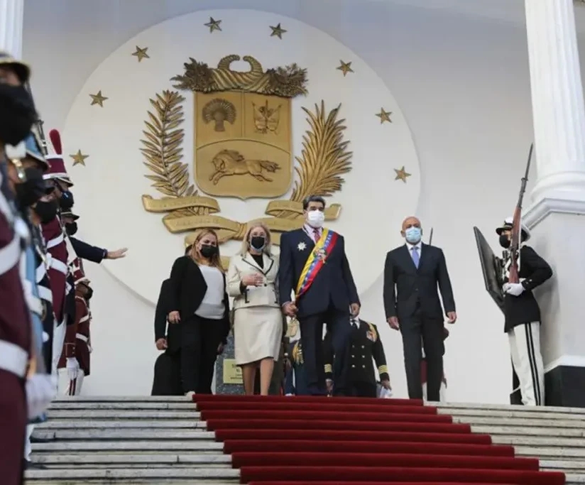 [:es]Memoria y Cuenta: Maduro pide apoyo a gobernadores para acabar con las mafias de la gasolina[:]