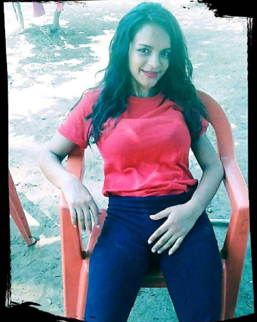 Annily Guadalupe Alvarez de 22 años tomó veneno luego de discutir con su esposo.