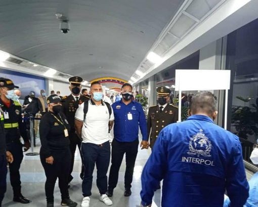 [:es]Capturado en Maiquetía miembro de la banda Los Melean[:]