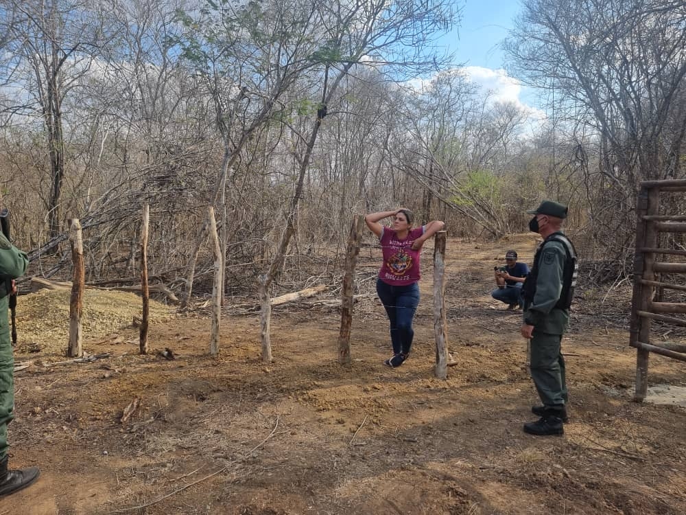 Reiteran los funcionarios que se intentó dialogar con la ciudadana.