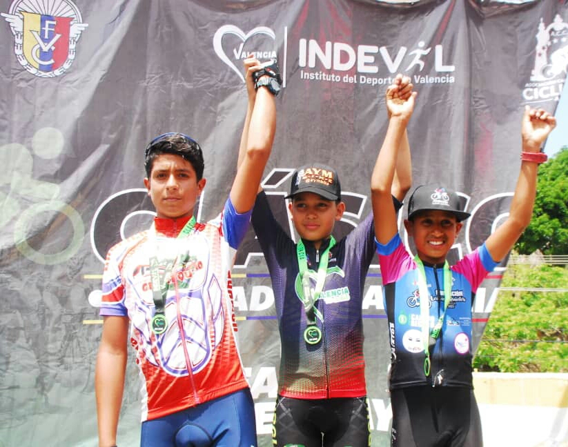 [:es]Guariqueños Liberto Ramirez y Claudia Nieves lograron podio en Clásico Ciudad de Valencia[:]