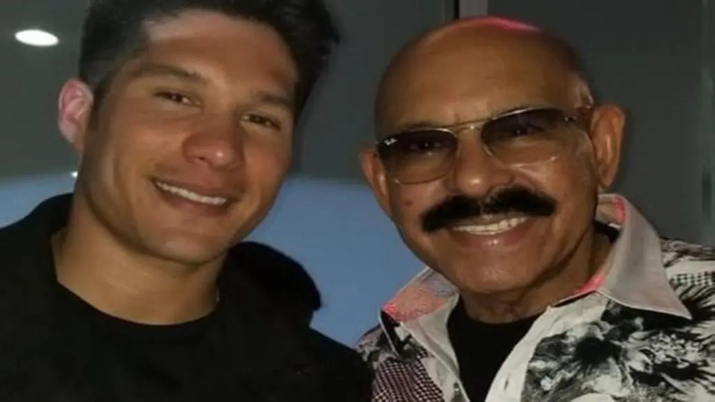 [:es]Oscar D’ Leon pide por la pronta recuperación de Chyno Miranda[:]