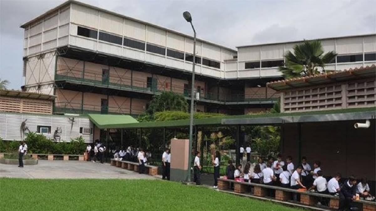 [:es]Colegios privados estiman incremento en el monto de matriculas de hasta un 80%[:]
