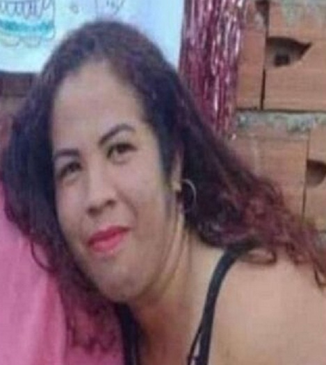 [:es]Mujer falleció al recibir siete disparos a manos de su expareja[:]