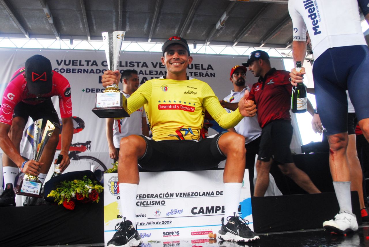 [:es]Luis Gómez con «Viento Fresco» nuevo campeón de la 59° Vuelta a Venezuela[:]
