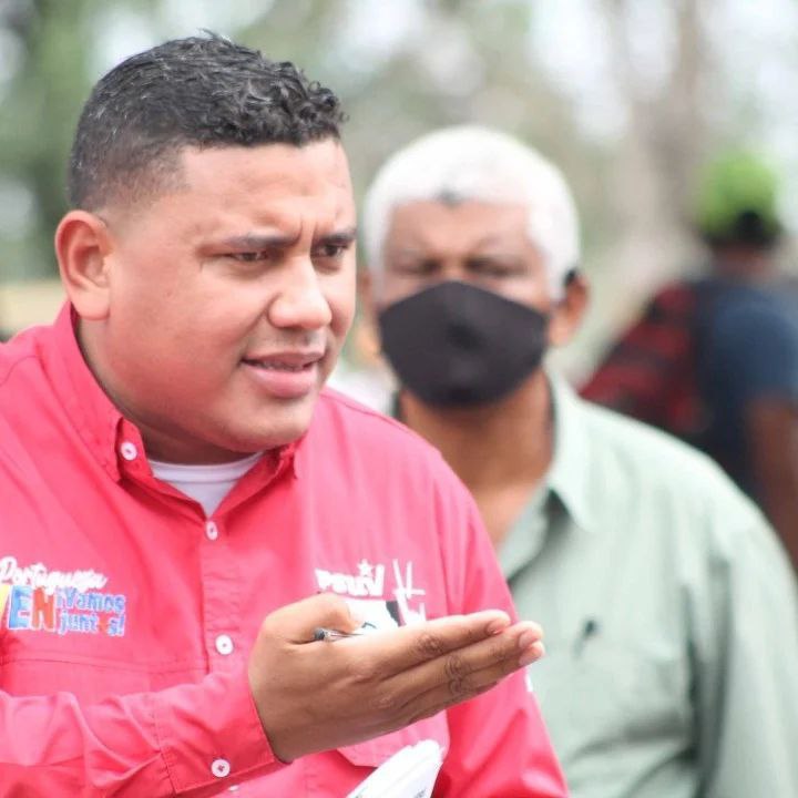 [:es]Capturaron a dirigente chavista cobrando dinero de una extorsión [:]