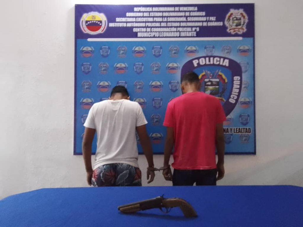 Presos "Huevito" y el "Virolo" por portar arma de fuego. 