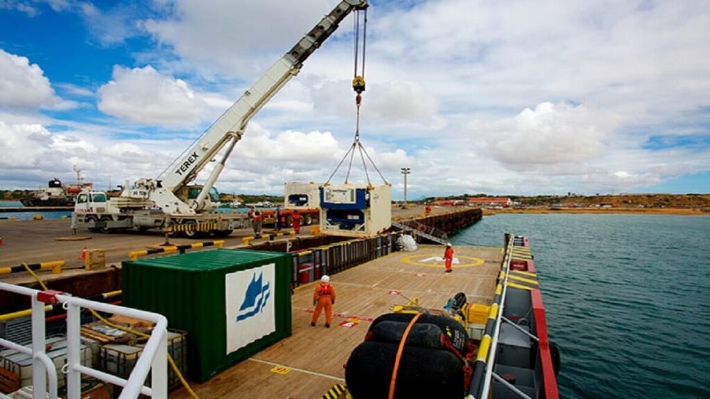 [:es]Repsol reanuda la importación de crudo pesado venezolano[:]