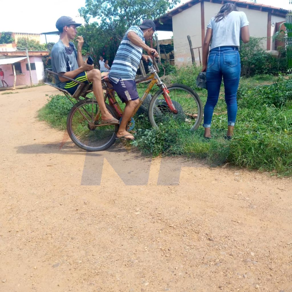 Vecinos del sector localizaron el cadáver dentro de una alcantarilla. 