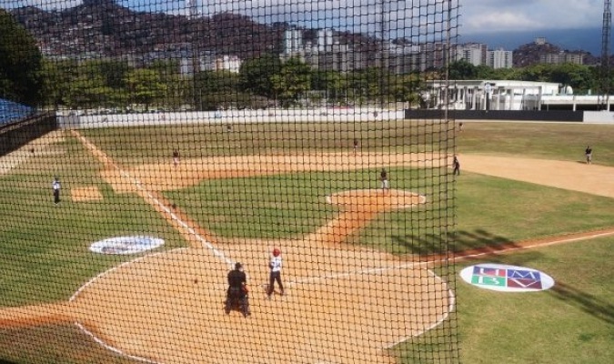[:es]Jóven promesa del béisbol venezolano falleció durante un partido en Táchira[:]
