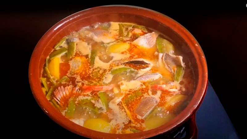 [:es]Salimos a comer Bullit de peix en el restaurante Sa Caleta cerca de la playa es Bol Nou[:]