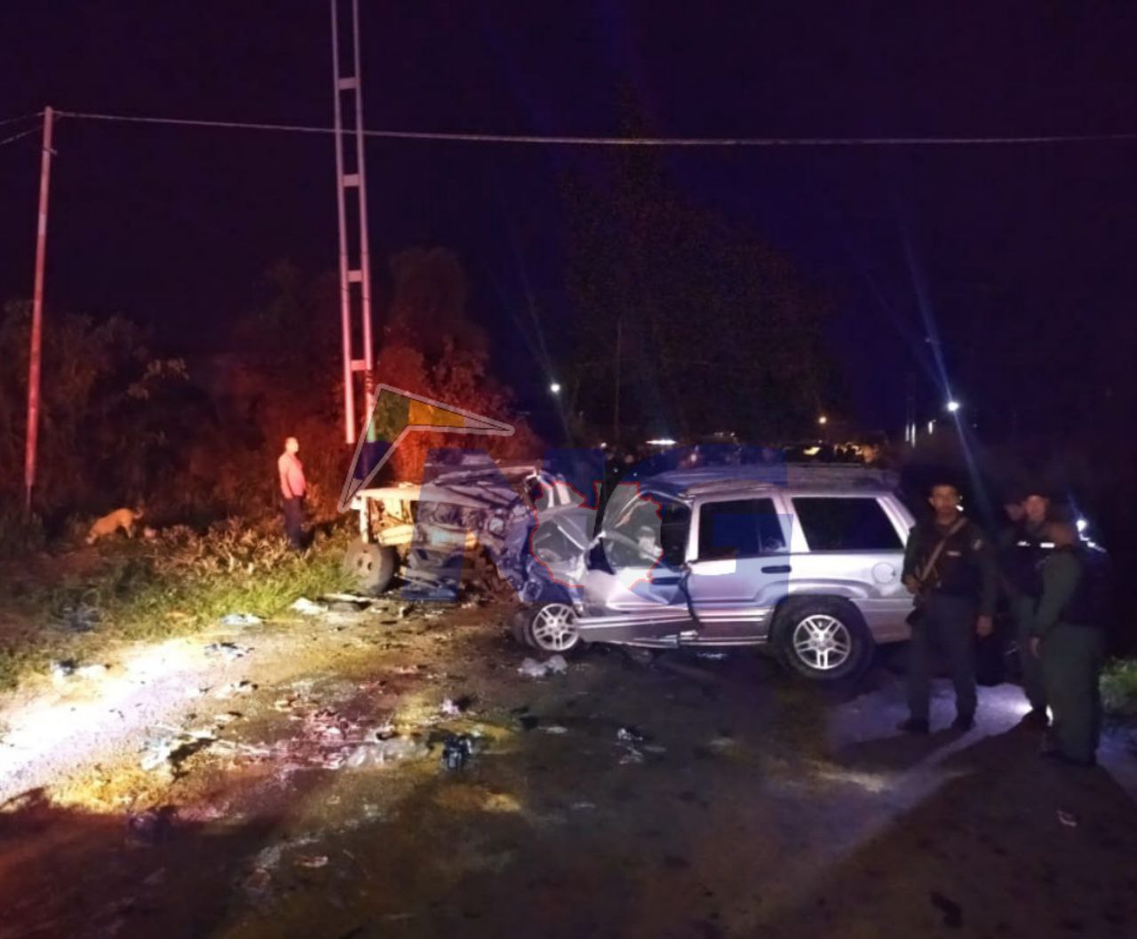 [:es]Tragedia en Altagracia. Choque frontal de dos vehículos dejó cuatro fallecidos [:]