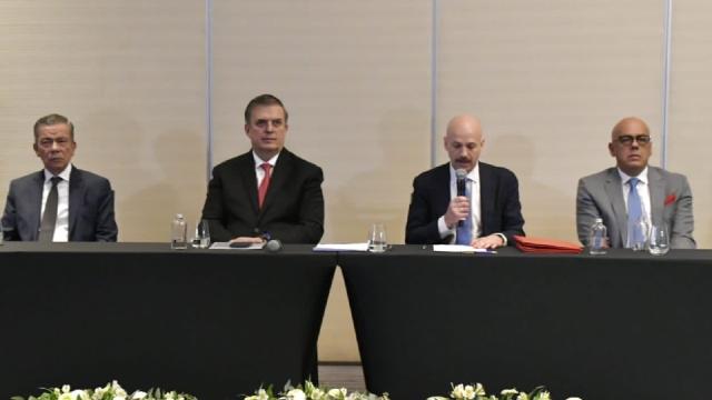 [:es]El gobierno y la oposición acuerdan liberar $3.000 millones congelados[:]